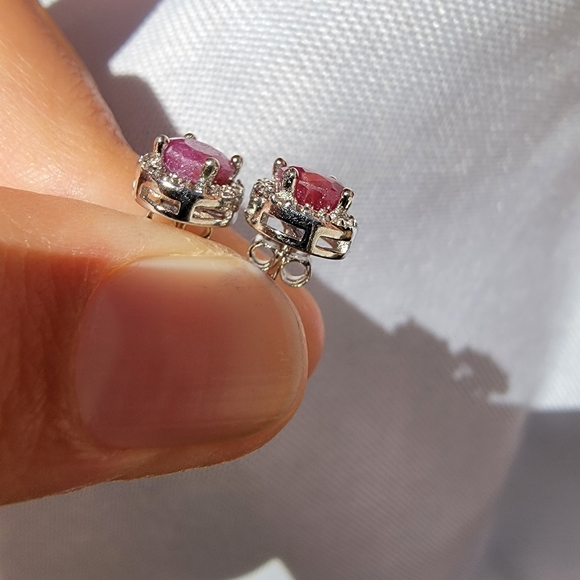 Ruby Cz Silver Studs 925 - Picture 2 of 4